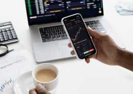 What are the best mobile apps for tracking cryptocurrency prices?